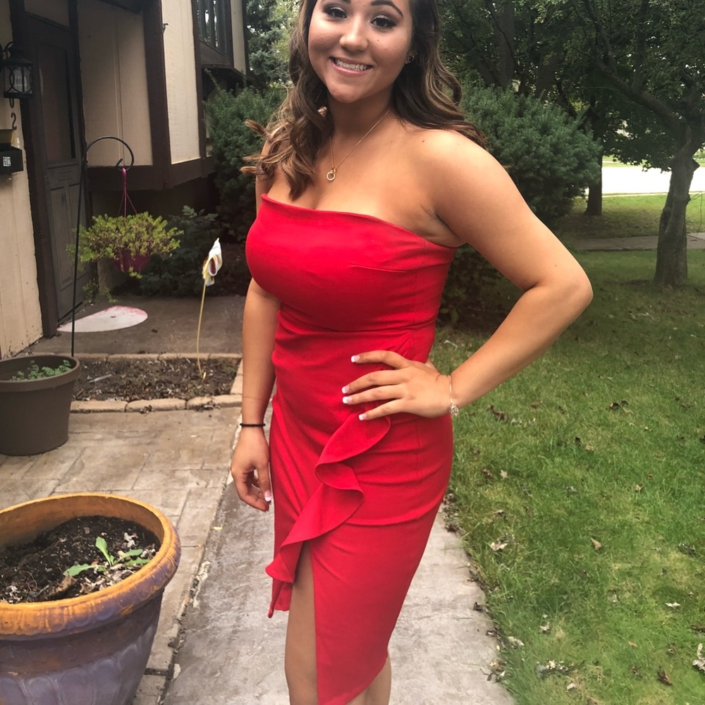 I’m selling simple red tight dress